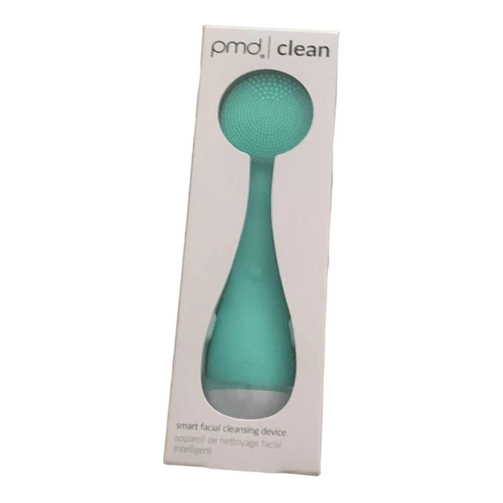 NWT PMD
Clean Facial Cleansing Device -teal